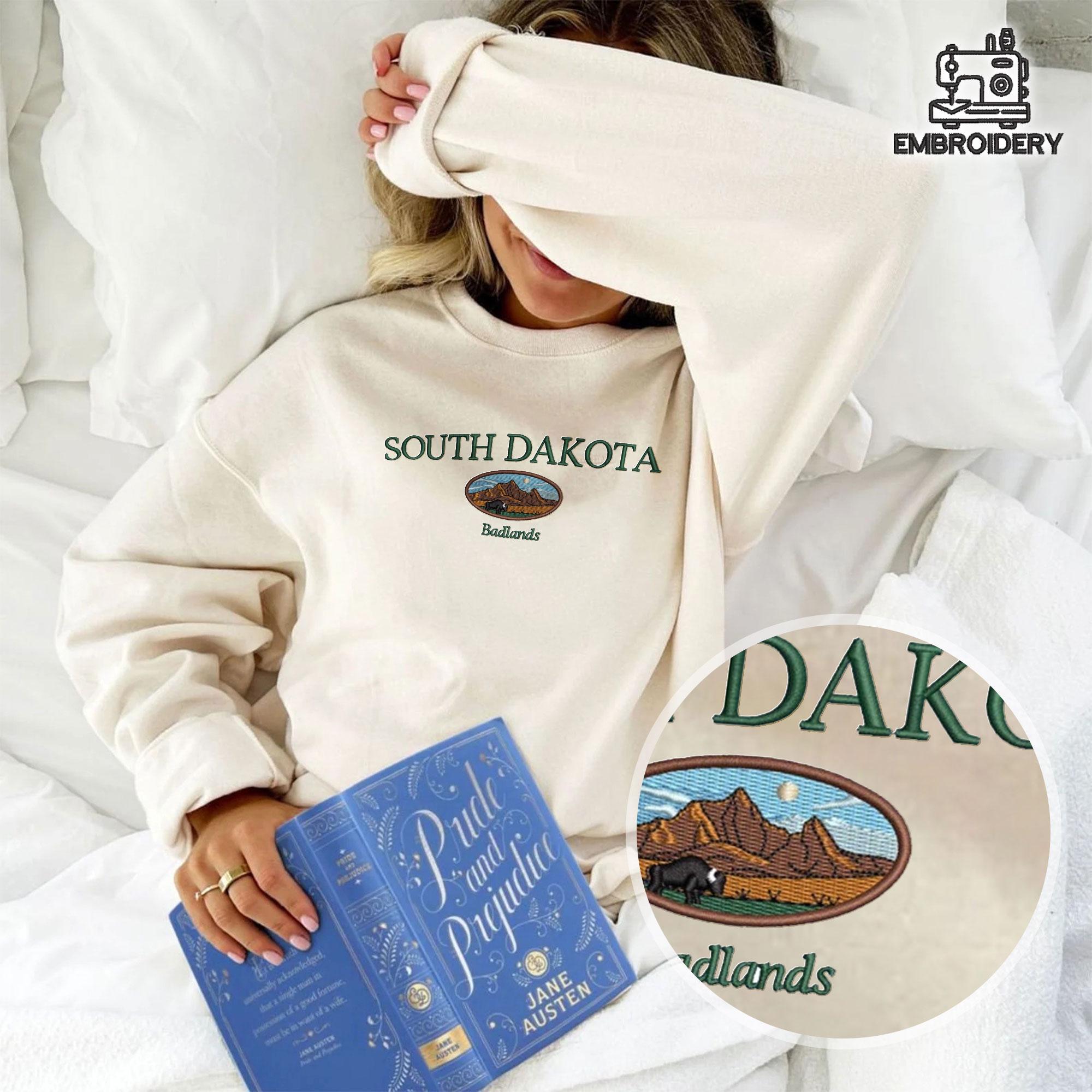 Embroidered South Dakota Badlands National Park Sweatshirt - Image 5