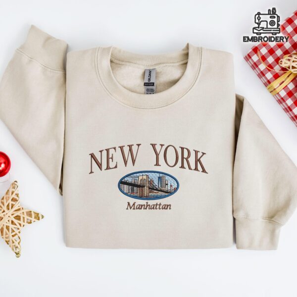 Embroidered New York Manhattan Skyline Brooklyn Bridge Sweatshirt