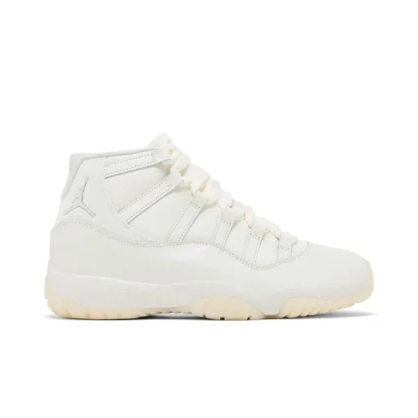 Wmns Air Jordan 11 Retro 'Pearl Grand Finale' AR0715-110