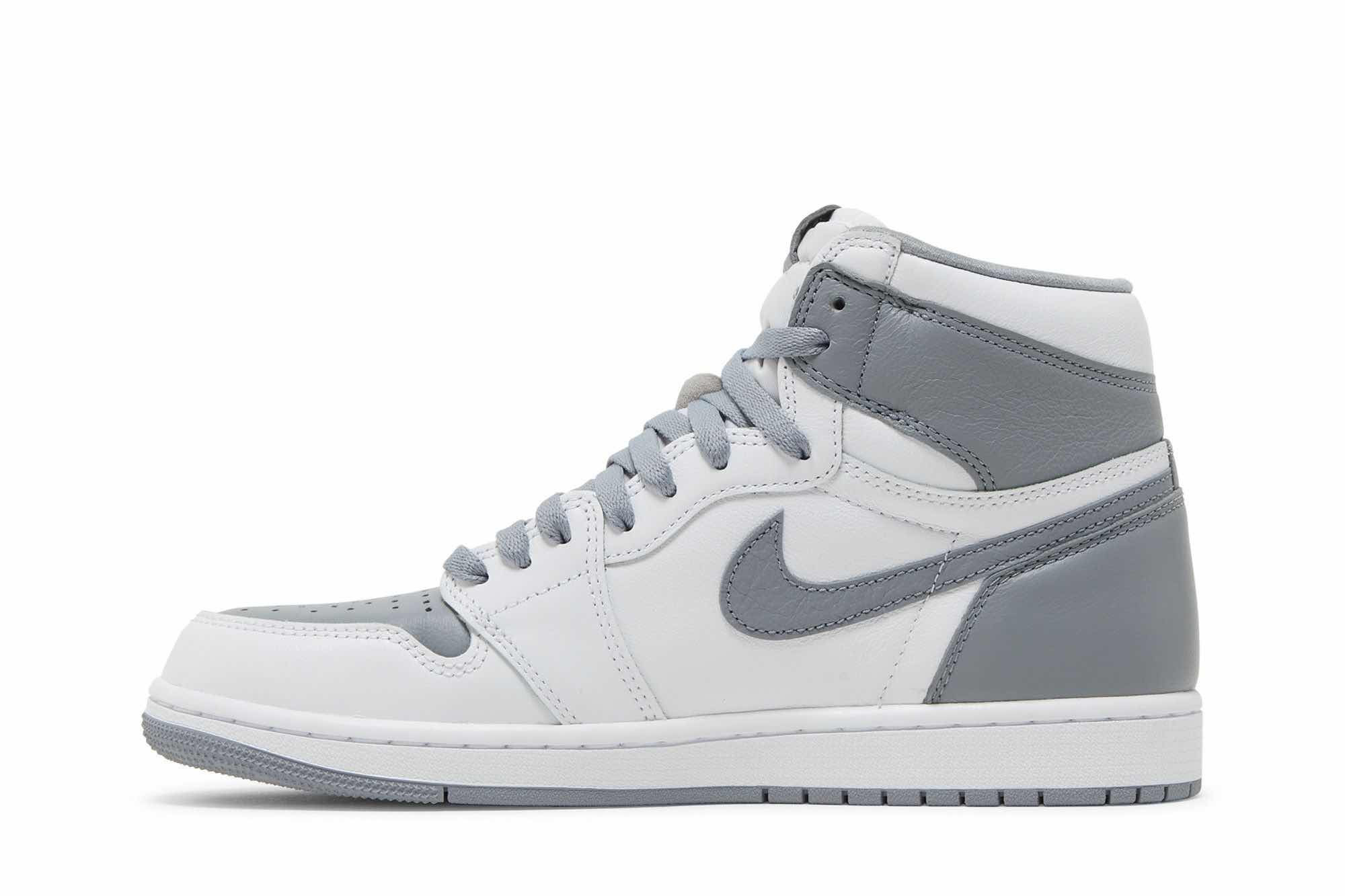 Air Jordan 1 Retro High OG ‘Stealth’ 555088-037 - Image 3
