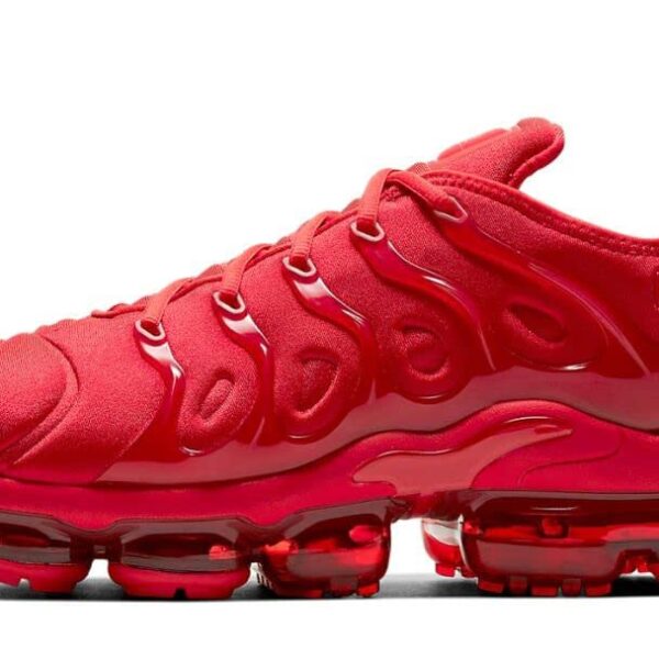 Nike Air VaporMax Plus Triple Red CW6973-600