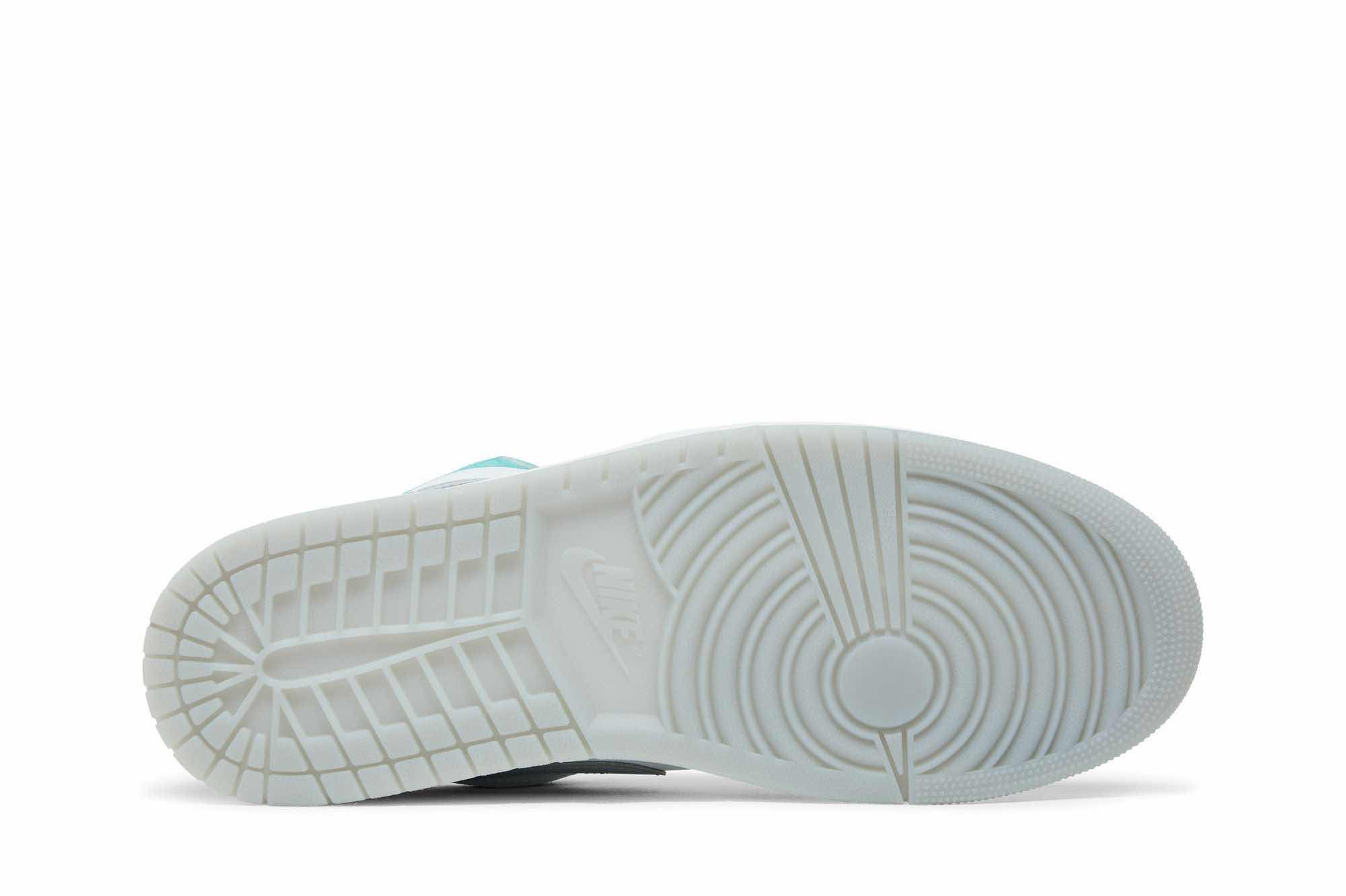 Air Jordan 1 Low ‘New Emerald’ DN3705-301 - Image 4