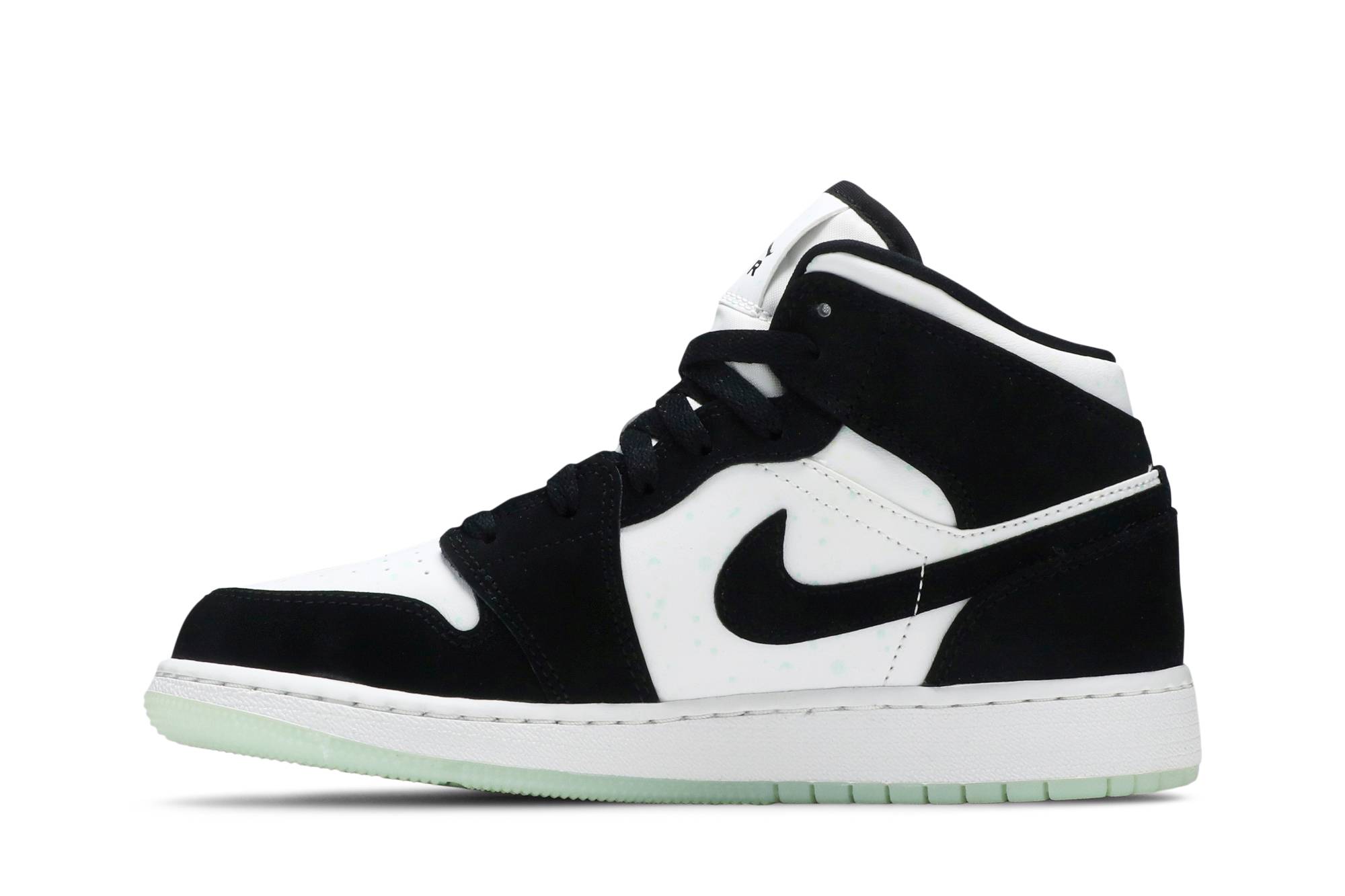 Air Jordan 1 Mid SE ‘Glow in the Dark Panda’ BQ6931-103 - Image 3