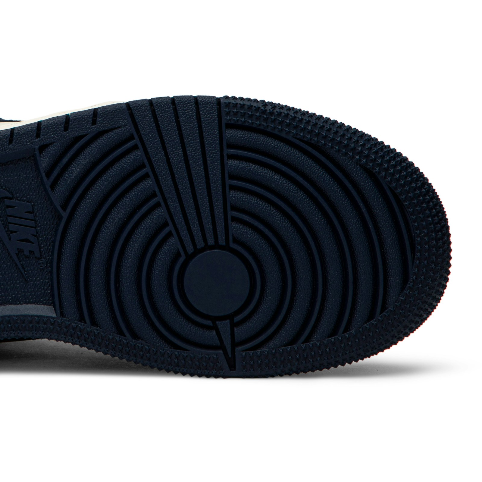 Air Jordan 1 Retro High OG ‘Obsidian’ 575441-140 - Image 5