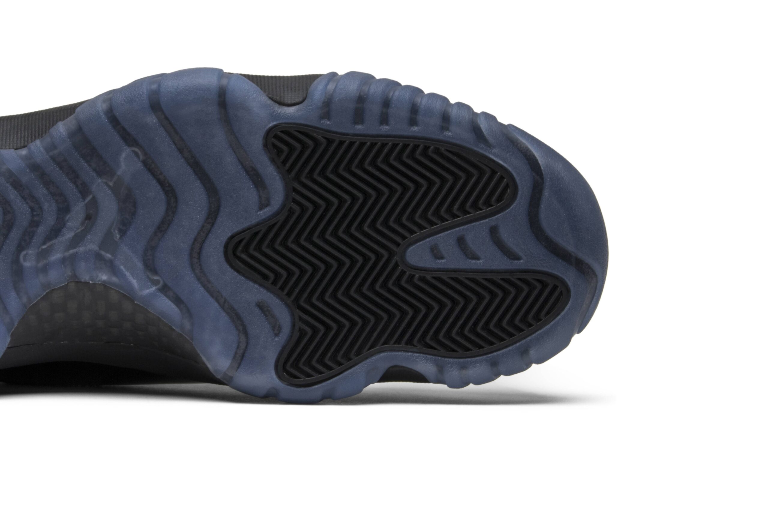 Air Jordan 11 Retro ‘Cap and Gown’ 378037-005 - Image 5