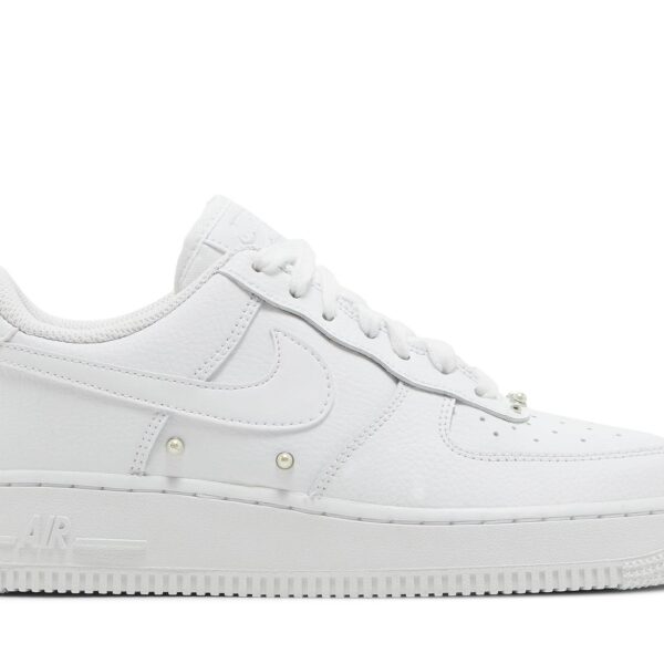Nike Air Force 1 ‘Pearl White’ DQ0231-100