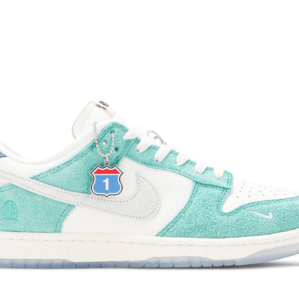 Nike Dunk Low x Kasina ‘Road Sign’ CZ6501-101