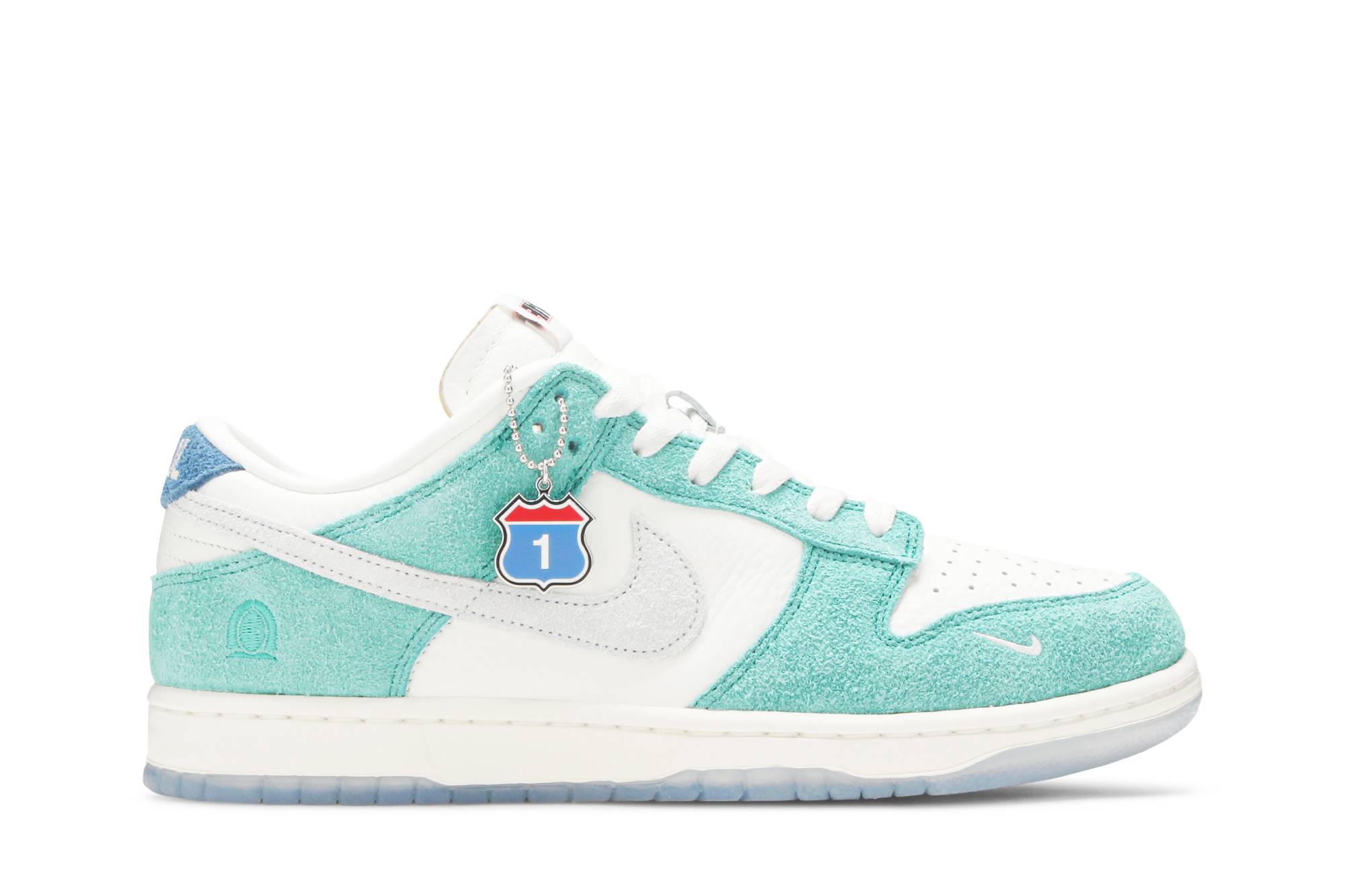 Nike Dunk Low x Kasina ‘Road Sign’ CZ6501-101