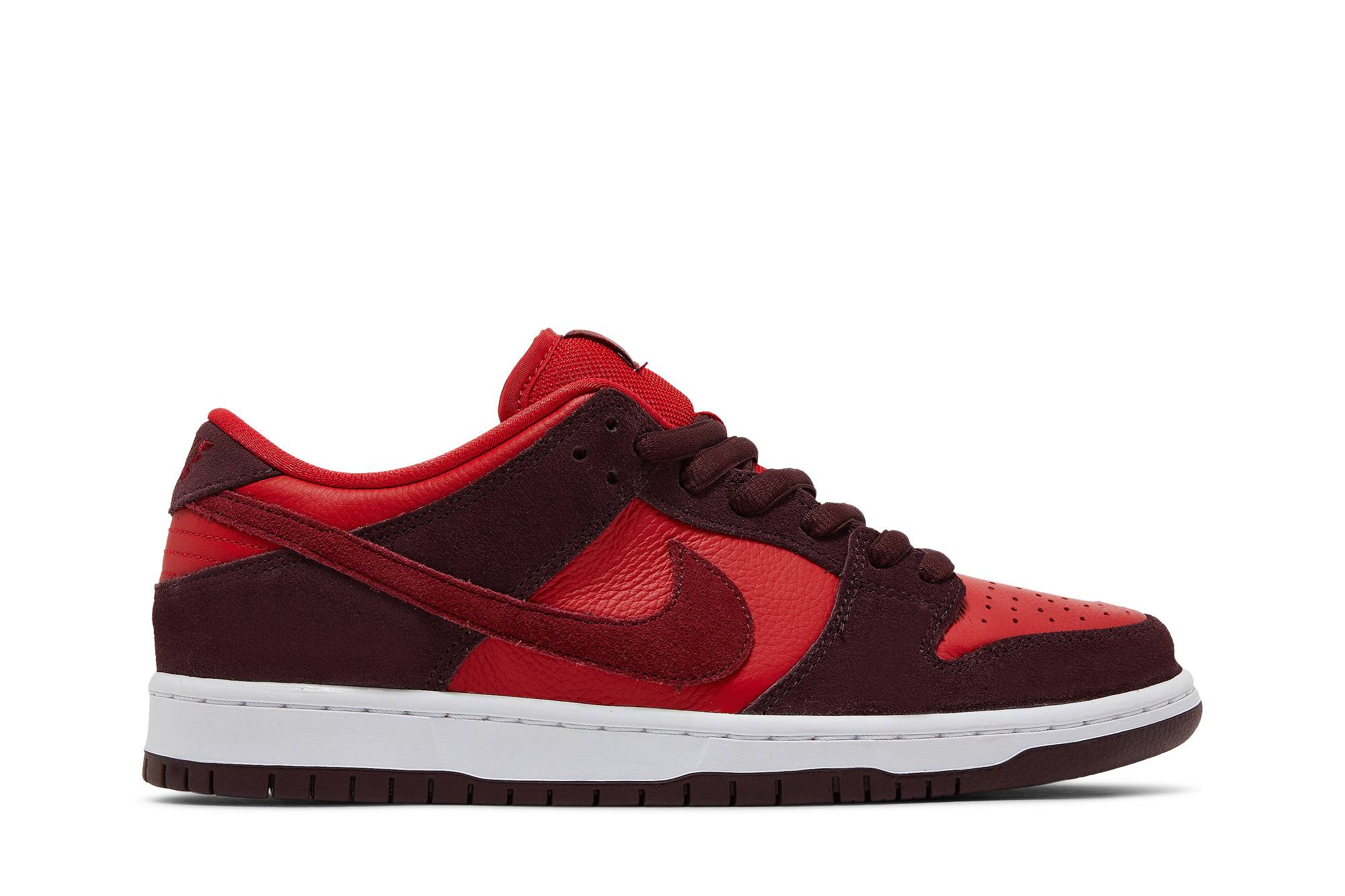 Nike SB Dunk Low ‘Cherry’ DM0807-600 XFG
