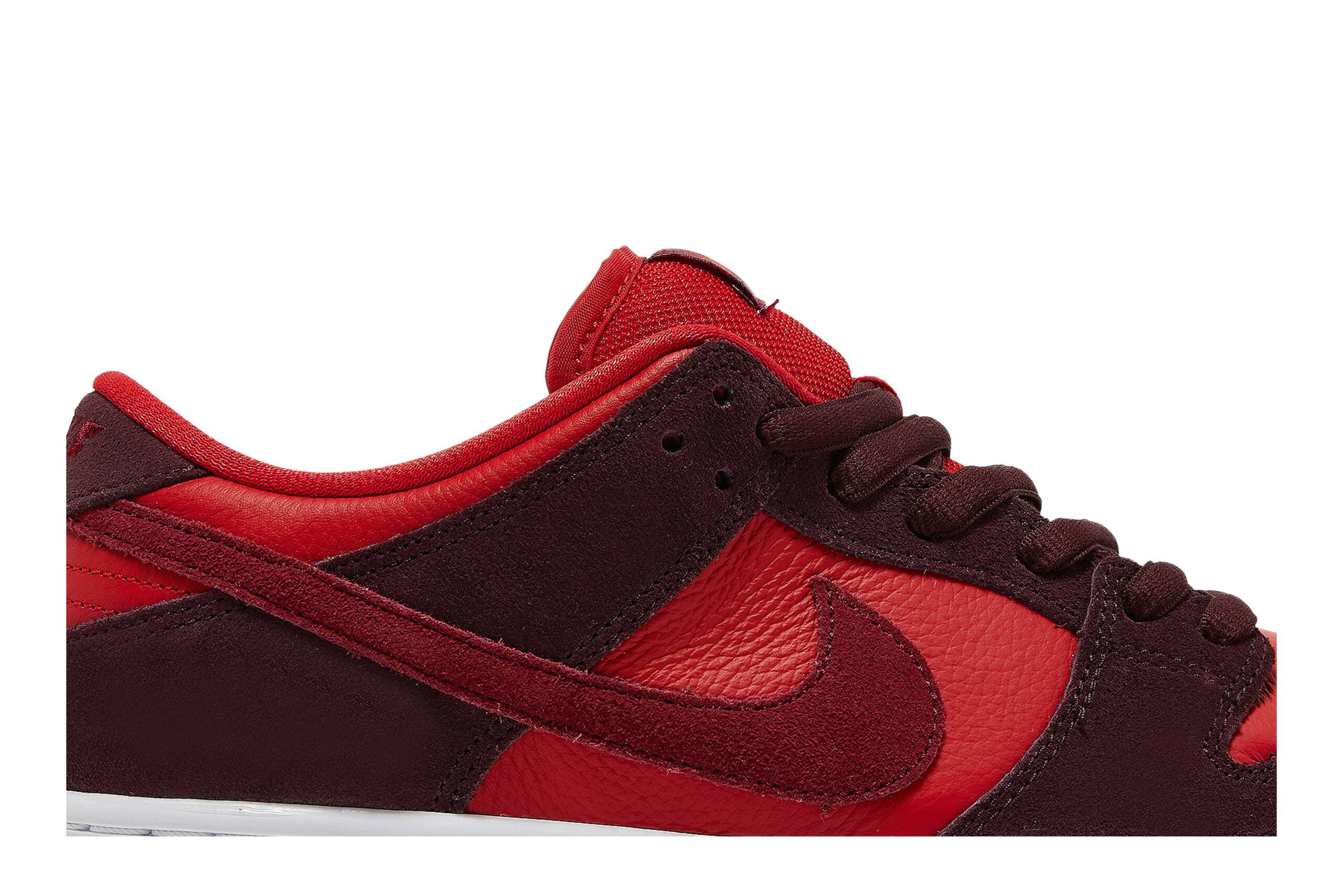 Nike SB Dunk Low ‘Cherry’ DM0807-600 XFG - Image 2