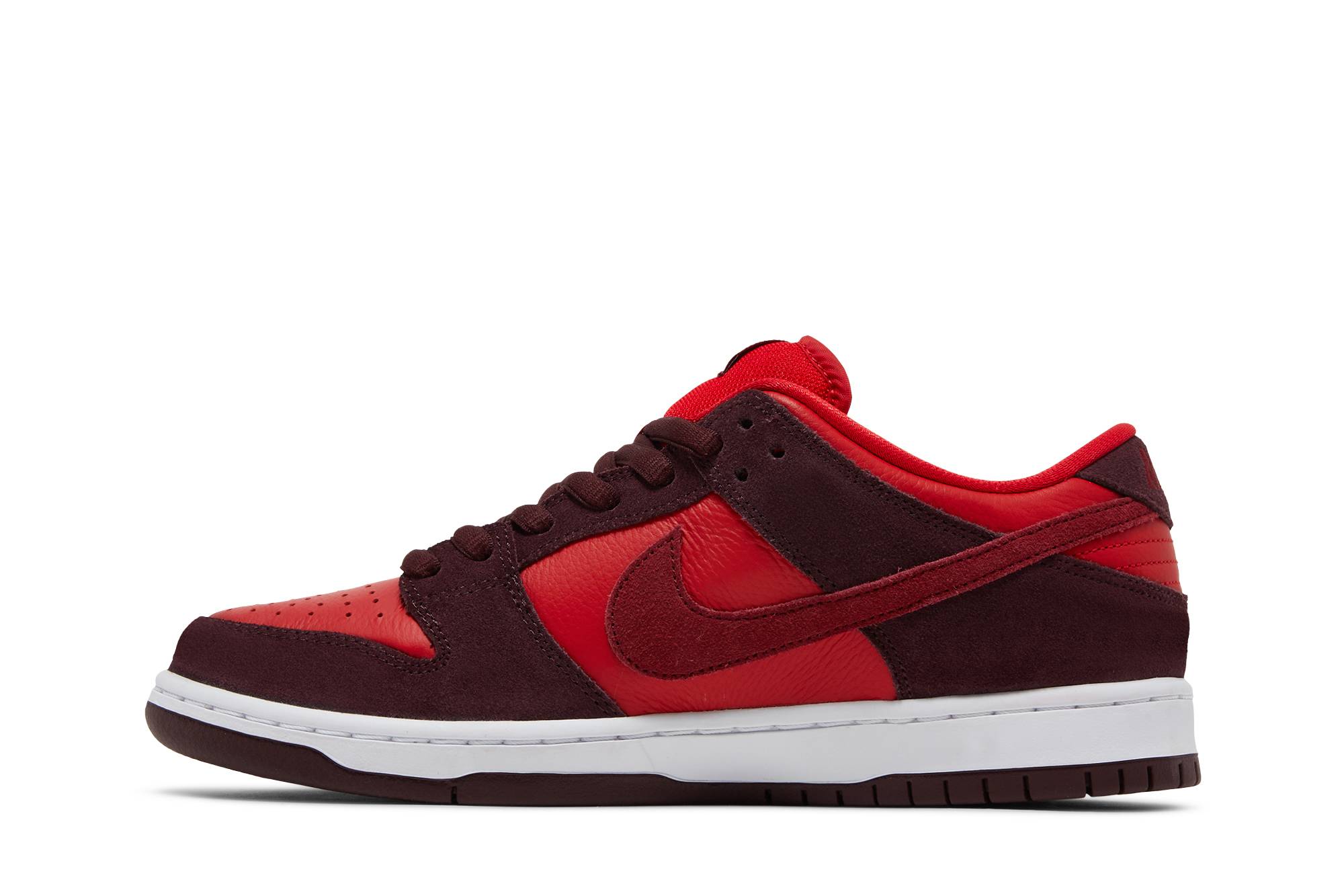 Nike SB Dunk Low ‘Cherry’ DM0807-600 XFG - Image 3