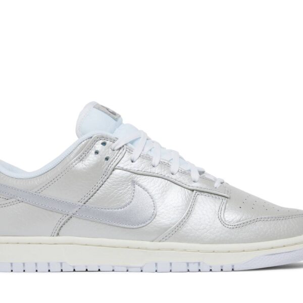 Nike Dunk Low ‘Metallic Silver’ DX3197-095
