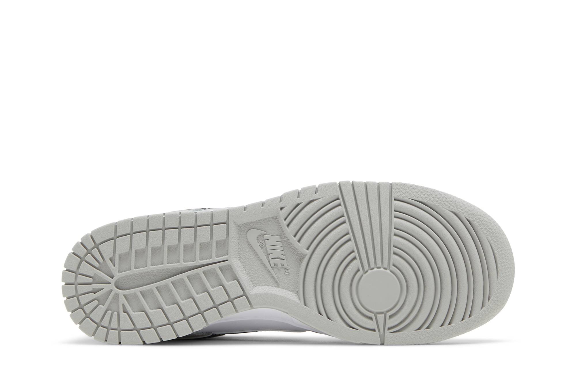 Nike Dunk Low SE ‘Lottery Pack ‘Grey Fog’ DR9654-001 - Image 4
