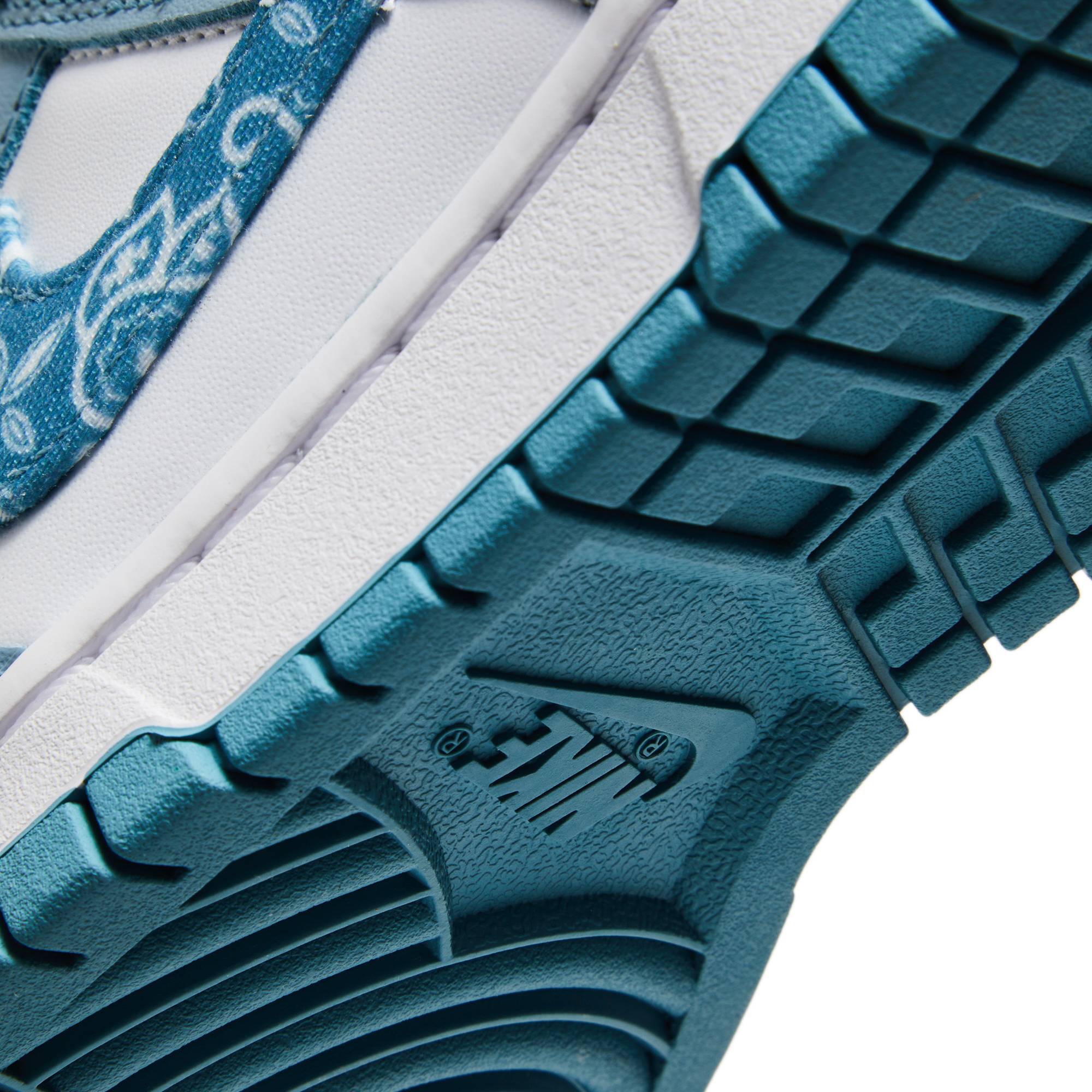 Nike Dunk Low ‘Blue Paisley’ DH4401-101 - Image 10