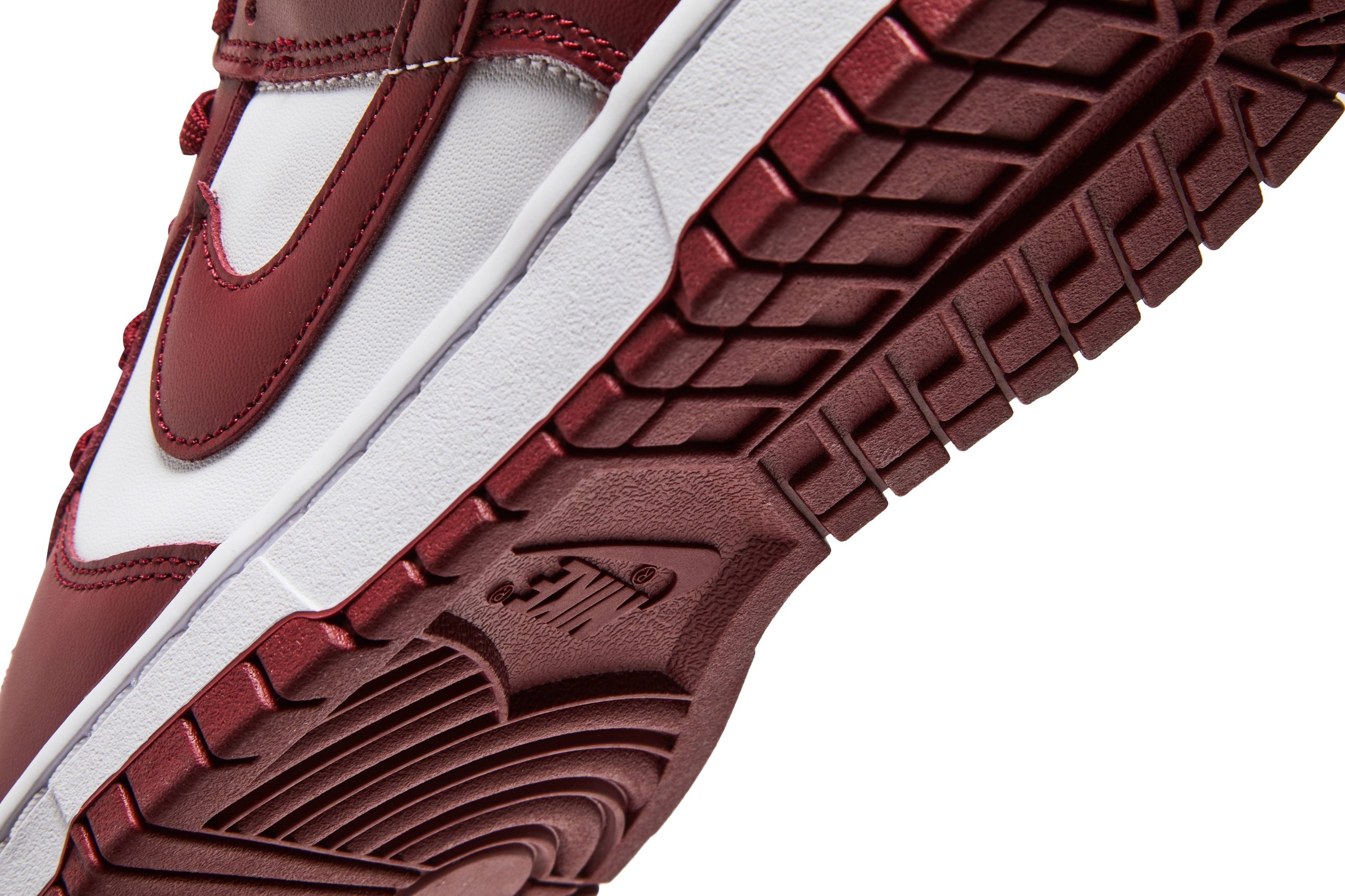 Nike Dunk Low ‘Team Red’ DD1391-601 - Image 10