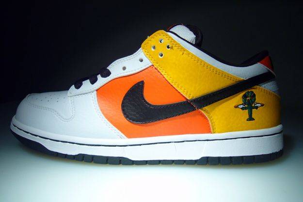 Nike SB Dunk Low Pro ‘Raygun Home’ 304292-802 sml - Image 2
