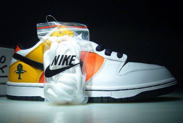 Nike SB Dunk Low Pro ‘Raygun Home’ 304292-802 sml - Image 3