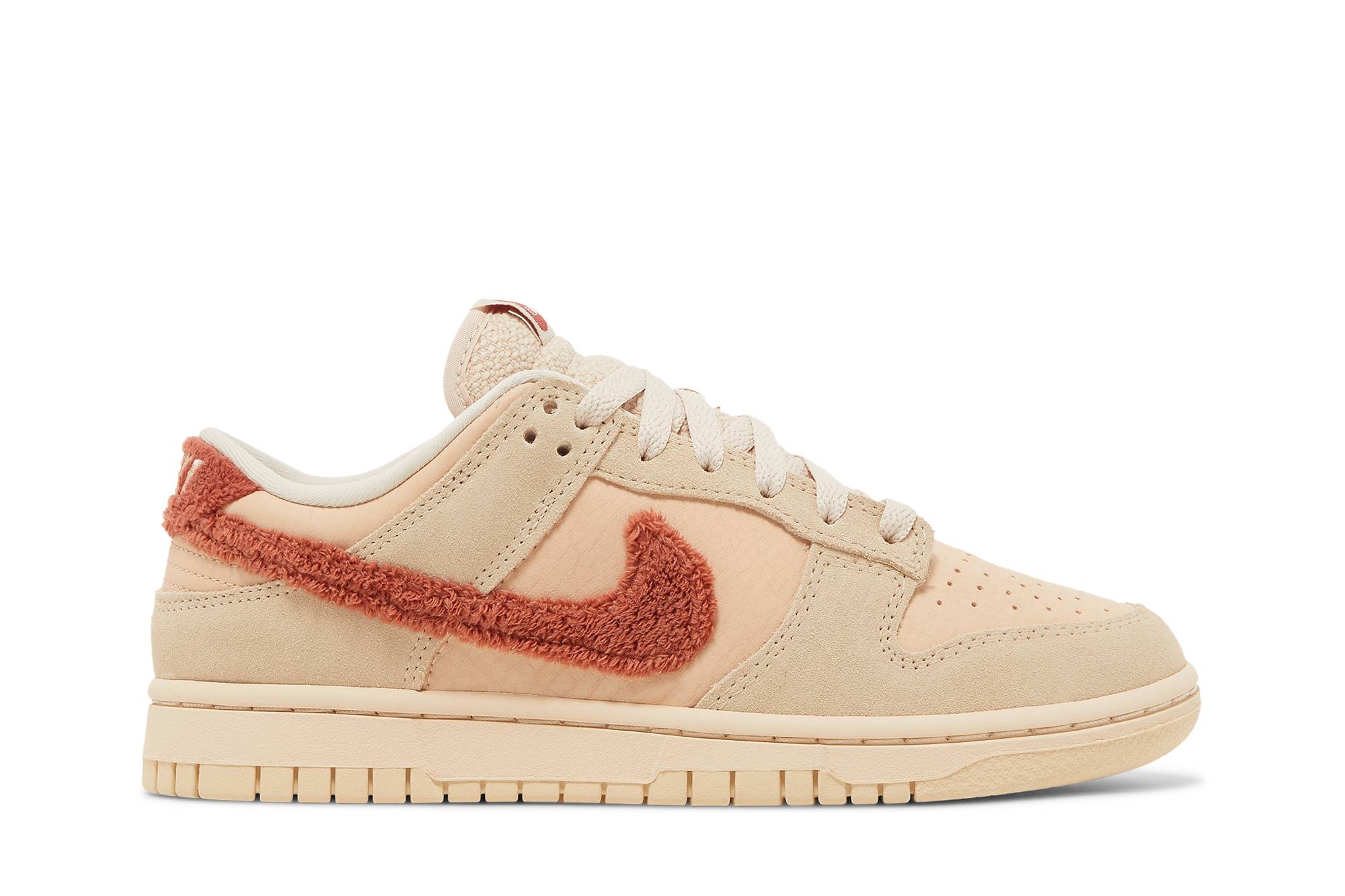 Nike Dunk Low ‘Terry Swoosh’ DZ4706-200 lp4